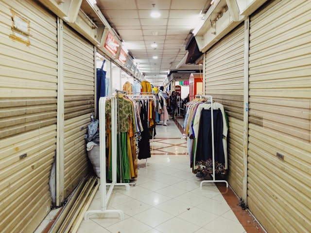 Как открыть магазин одежды в небольшом городе