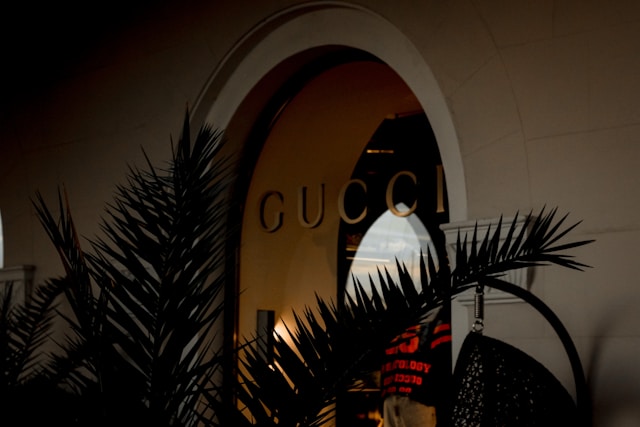 15 самых дорогих брендов одежды в мире и почему они так популярны