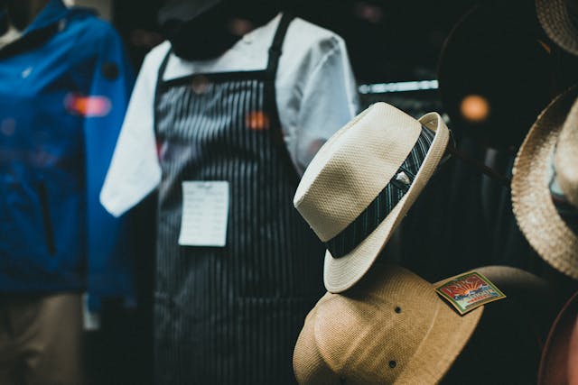 Какие качества важны для продавца одежды